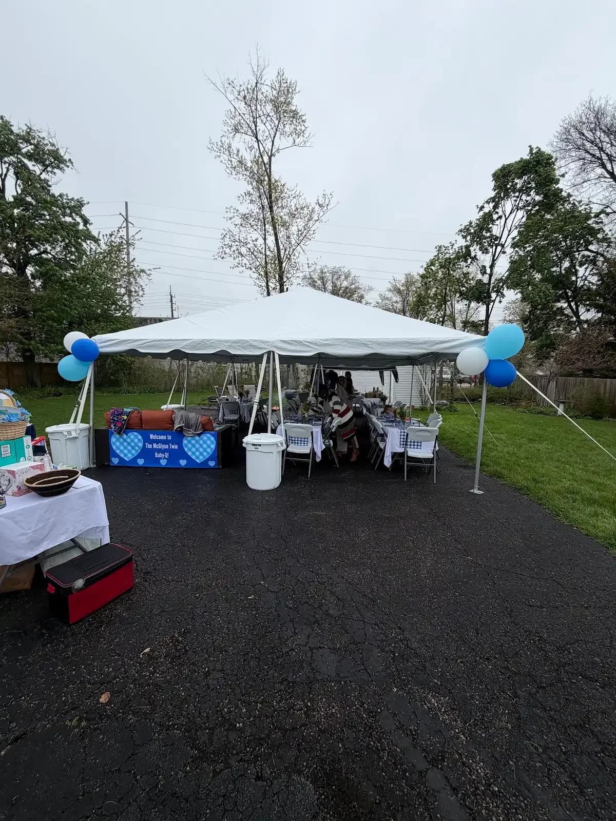 Tent and seating on a driveway in Westlake, a Shoreline project
