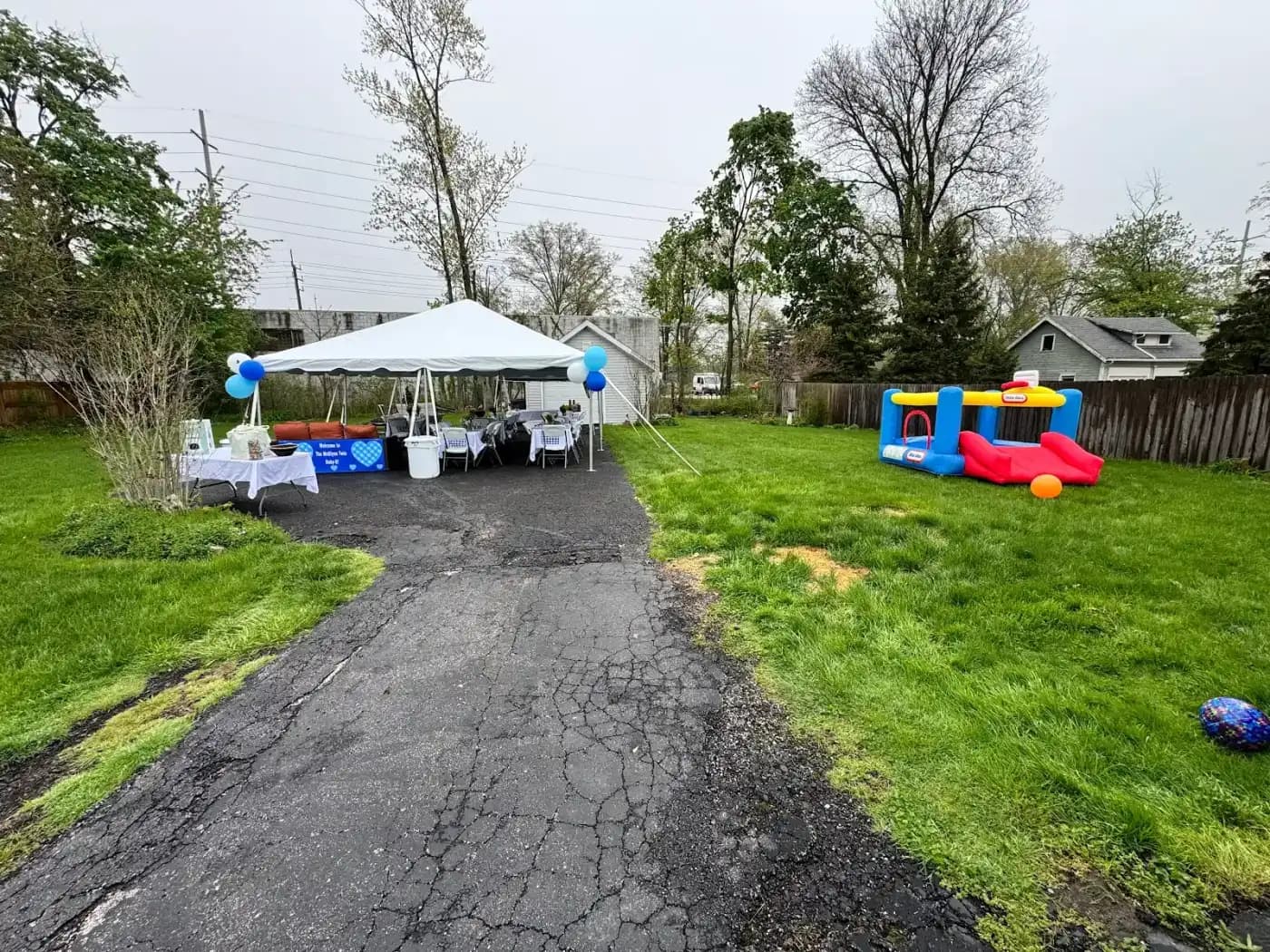 Driveway tent and surrounding event space in Westlake, a Shoreline project