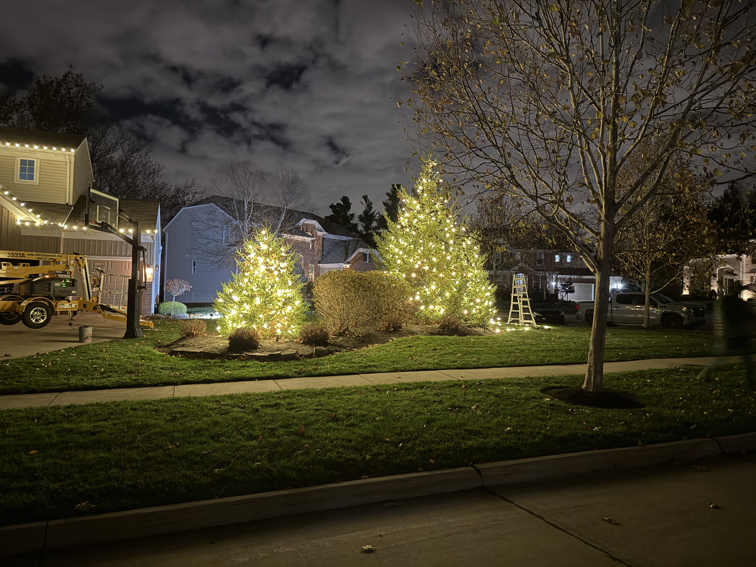 Professional event rentals in Northeast Ohio for weddings, corporate and private events installed, set up, and taken down by Shoreline Lighting and Event Rentals.
